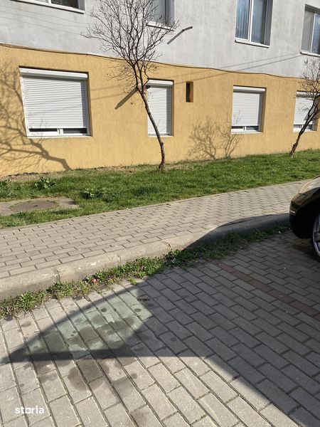 Apartament 4 camere de vanzare/ De inchiriat