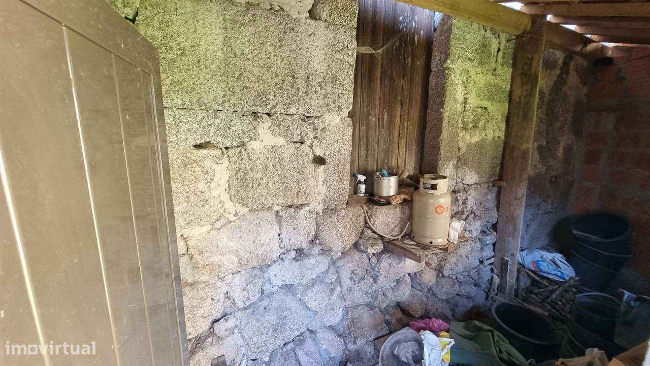 Moradia para Restaurar T2 Venda em Cantelães,Vieira do Minho-8