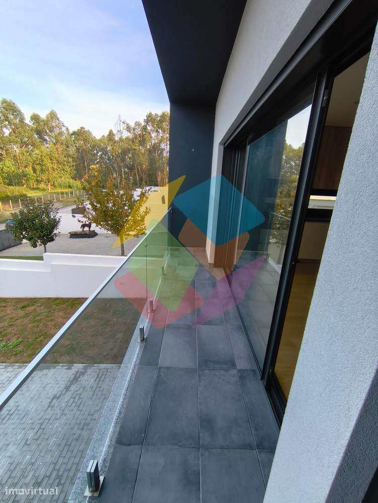 Moradia em Lobão, moderna, luminosa e pensada para o conforto da...-12