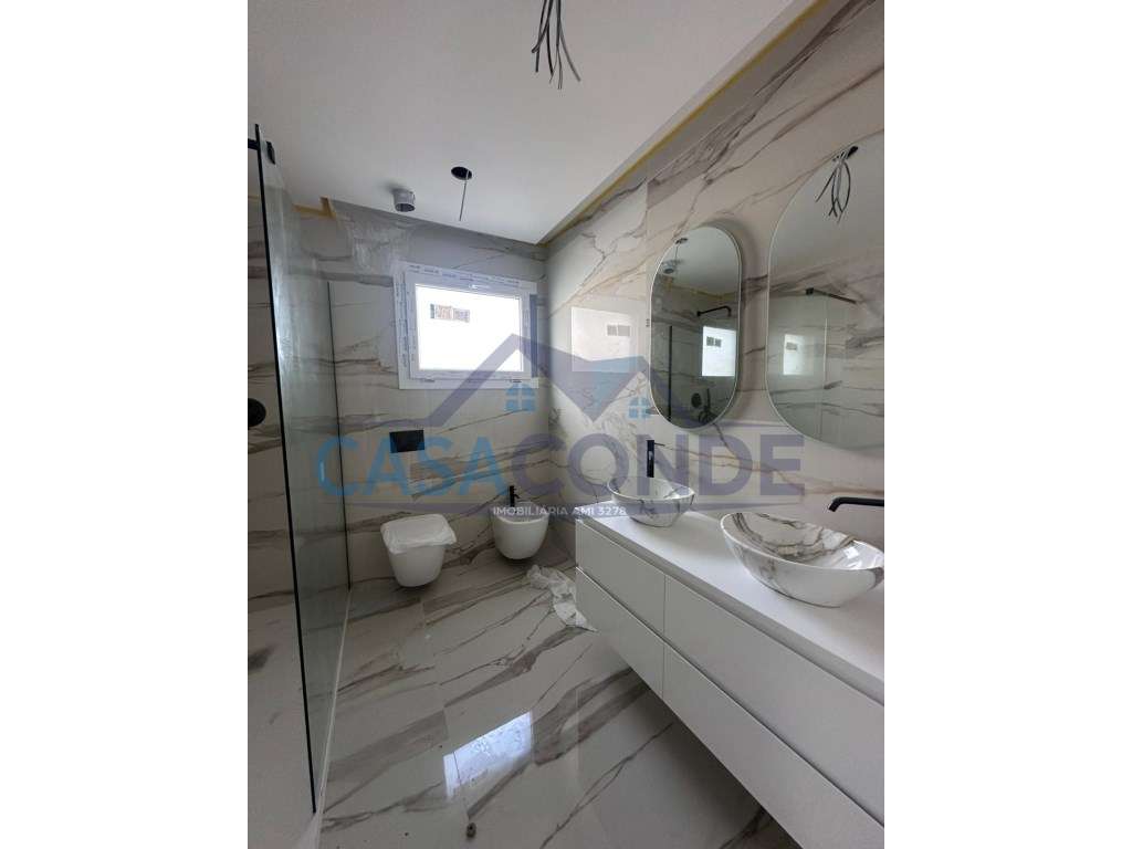 Moradia V4 c/Piscina ,excelentes areas-16