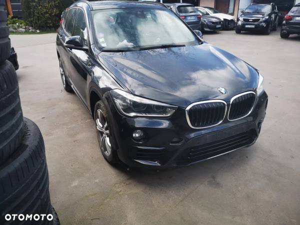 BMW X1 sDrive20i Advantage - 1