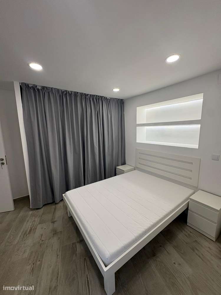 T2  remodelado na Abrigada com terraço - Grande imagem: 4/17