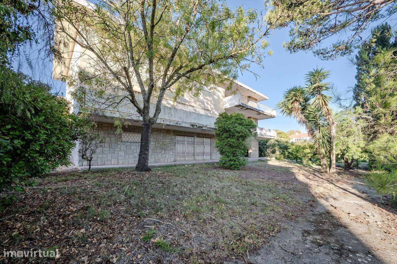 Moradia espaçosa em Carcavelos, junto à estação e à praia-11