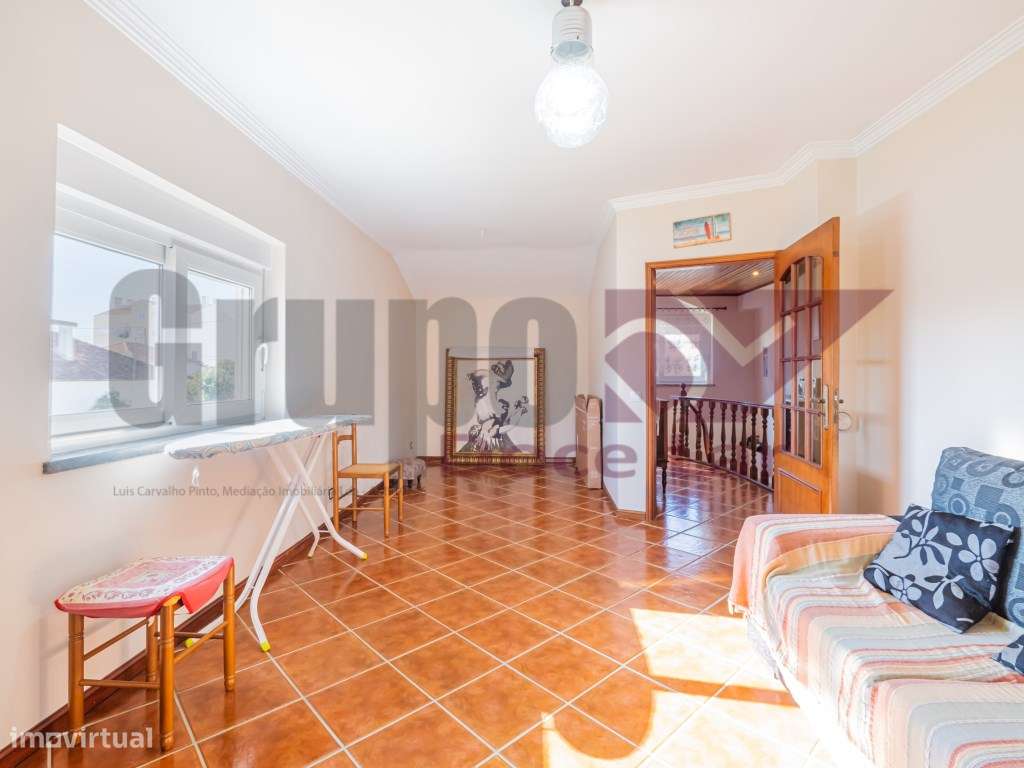 Moradia Isolada T5 com Garagem e anexo em Quinta do Conde-30