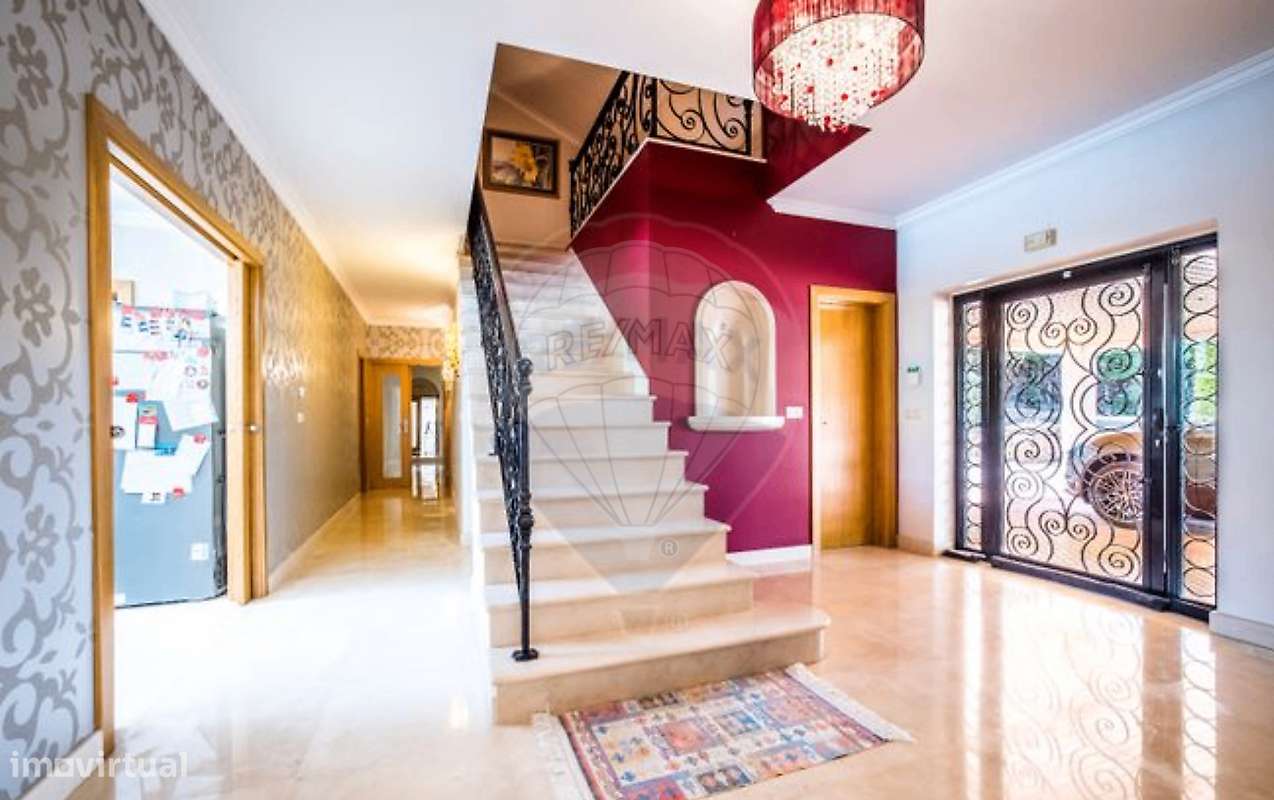 Moradia T6 para venda-7