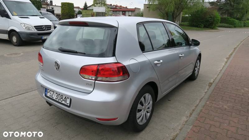 Volkswagen Golf - 6