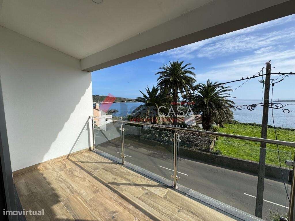 Moradia T3+1 com vista mar – Santa Cruz-36