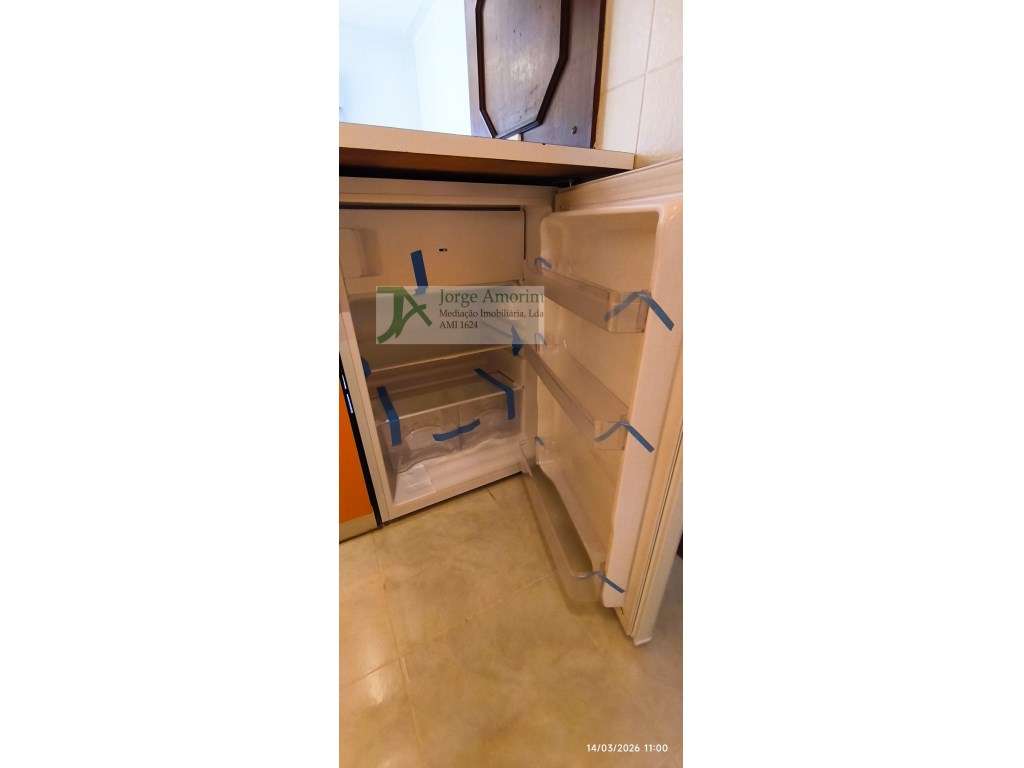 Arrenda-se T1 a 200 metros da Rua da Constituição.
Transportes púb... - Grande imagem: 5/11