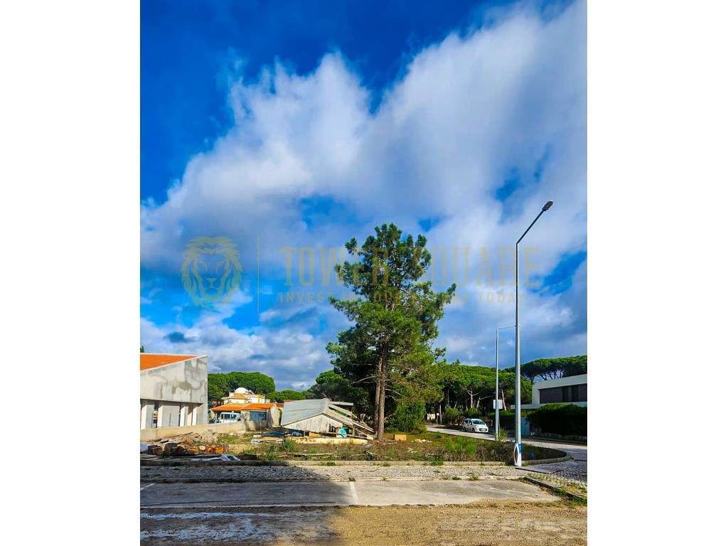 Terreno em Lagoa de Albufeira - Grande imagem: 2/16