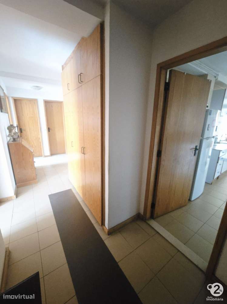 Apartamento T3 no Porto ( Lordelo do Ouro )-2