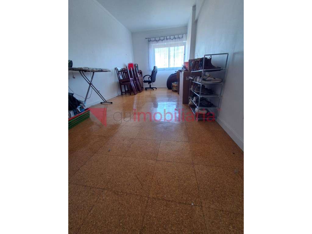 Apartamento T3 no Centro de Arruda dos Vinhos-23