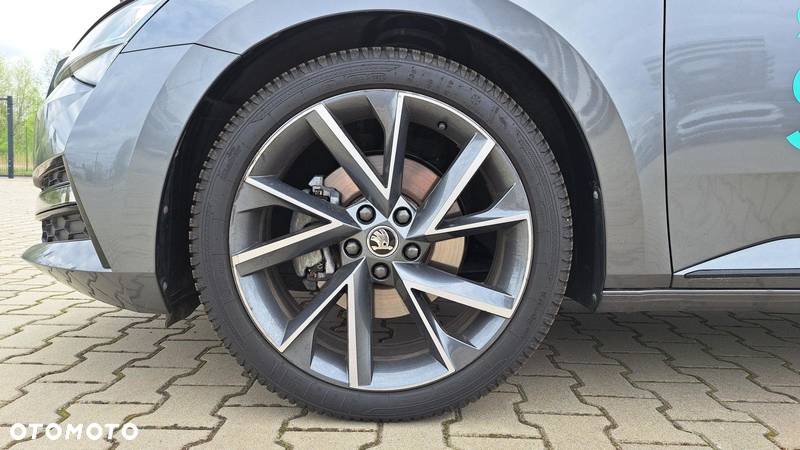 Skoda Superb 2.0 TDI SCR 4x4 Sportline DSG - 39