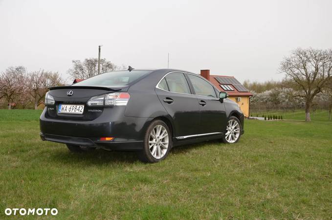 Lexus HS 250h - 10