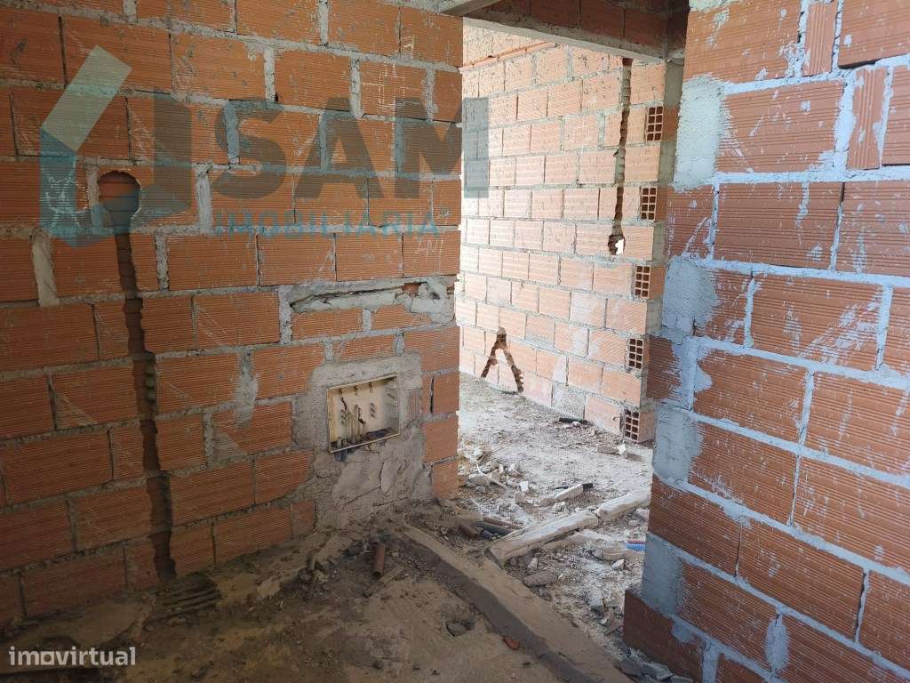 Moradia T3 em construção-5