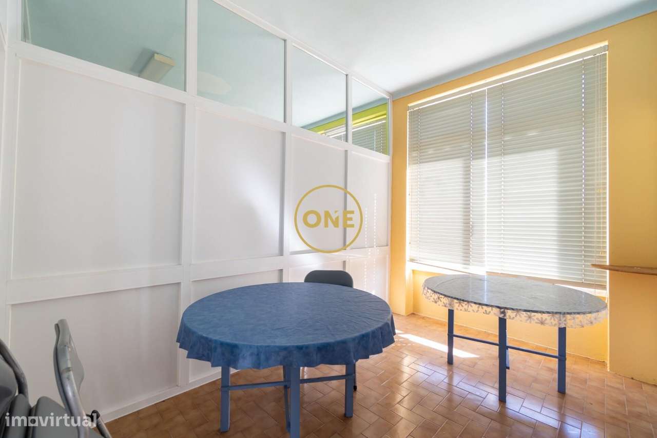 Prédio em propriedade total com 5 divisões independentes - Povoa da Ga-42