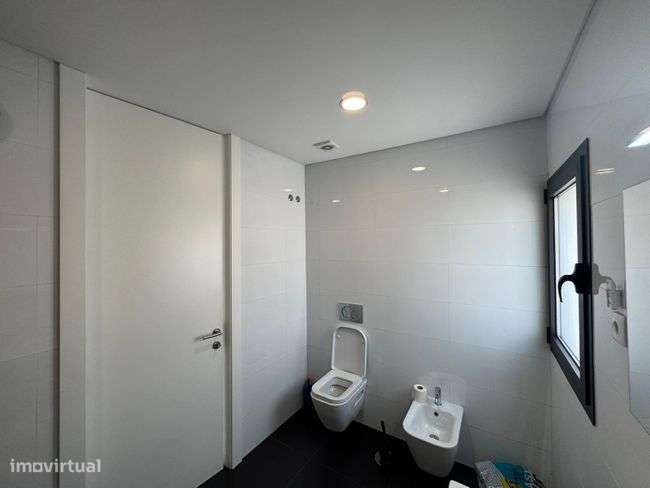 Moradia Térrea Semi-Nova - Loureira, Vila Verde - Grande imagem: 5/10