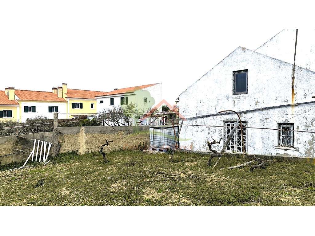 Quintinha para reconstruir com vista mar-13