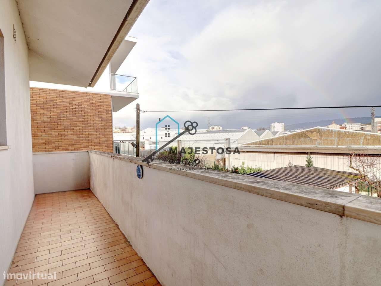 Moradia T5 com Piscina na Rua Padre Cruz, Maximinos-25