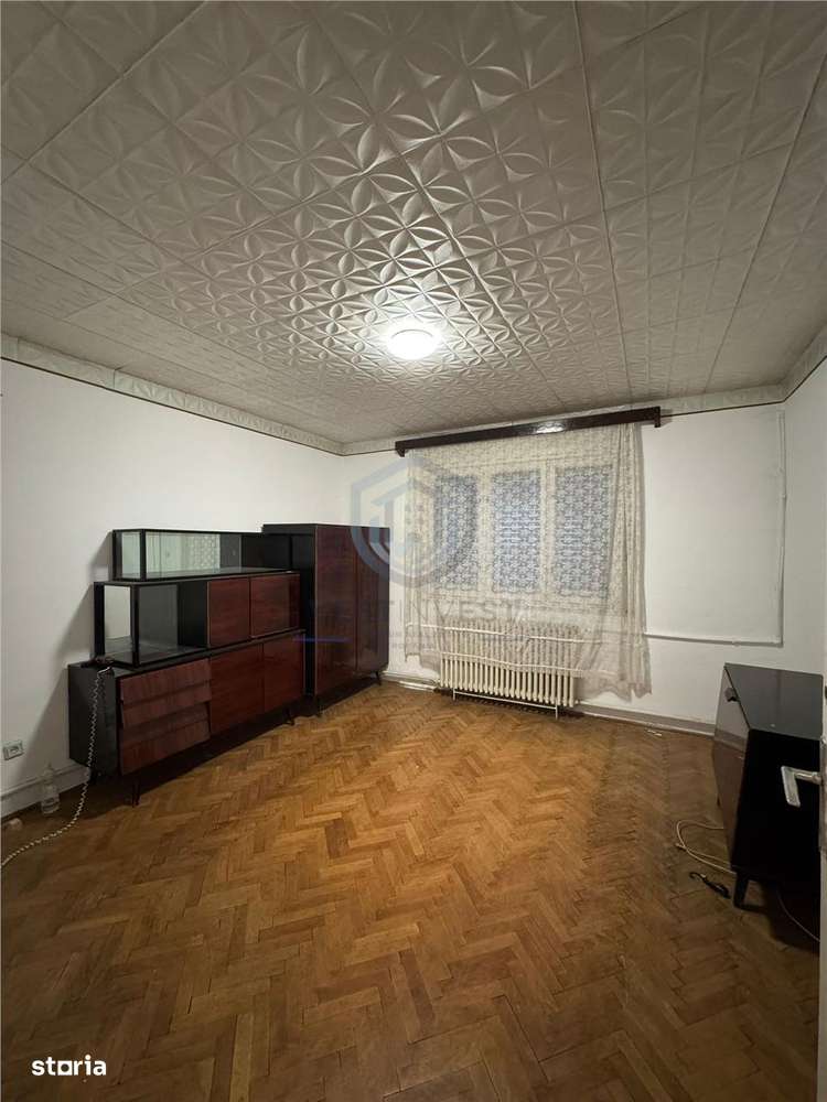 Casa de vanzare zona Velenta - Imagine principală: 2/10