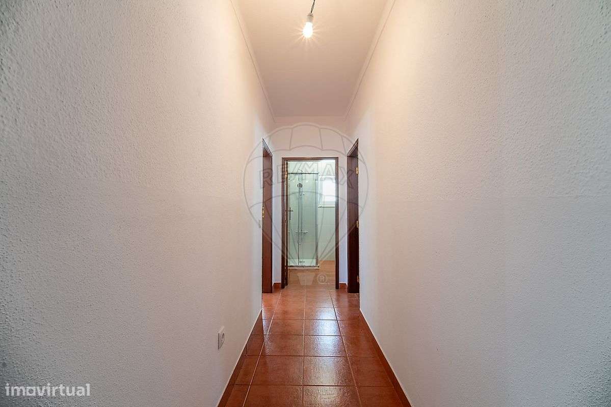 Moradia T2 para venda-10