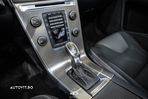 Volvo XC 60 2.4D AWD Momentum - 23