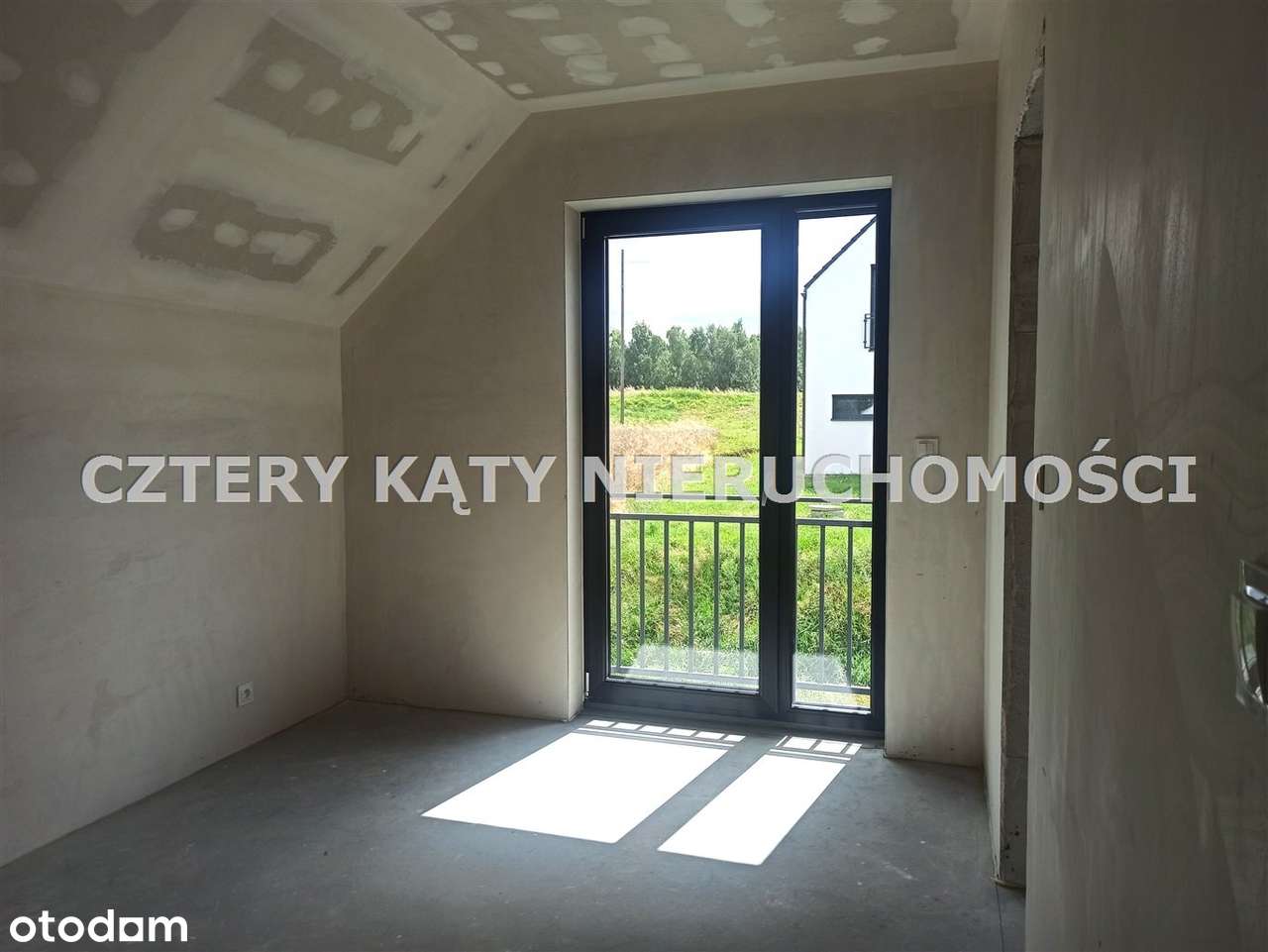 Funkcjonalny i ekonomiczny dom w super cenie!-12