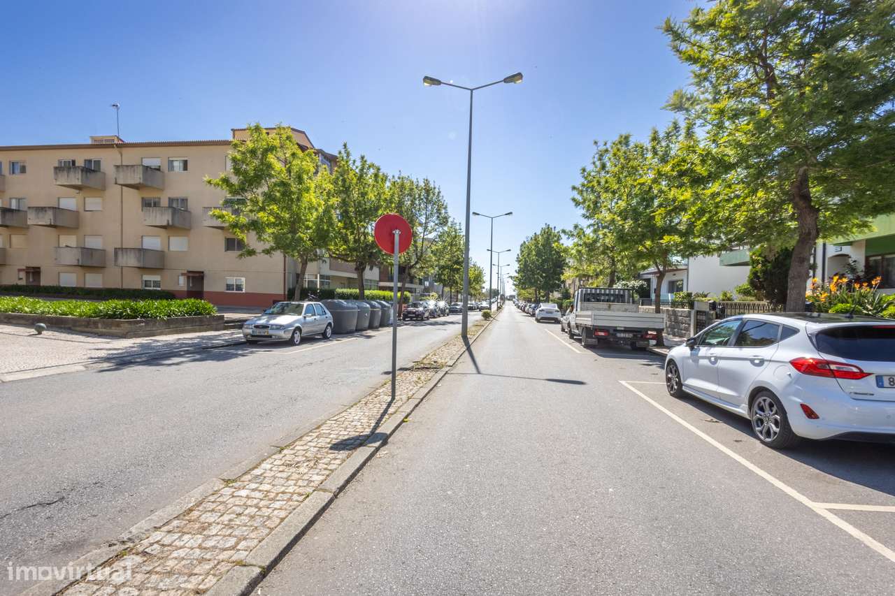 Apartamento T3, prédio com elevador e garagem!-32