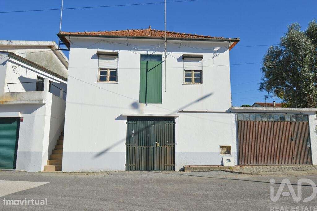 Casa tradicional T3 em Espinhal de 244,00 m2 - Grande imagem: 1/21