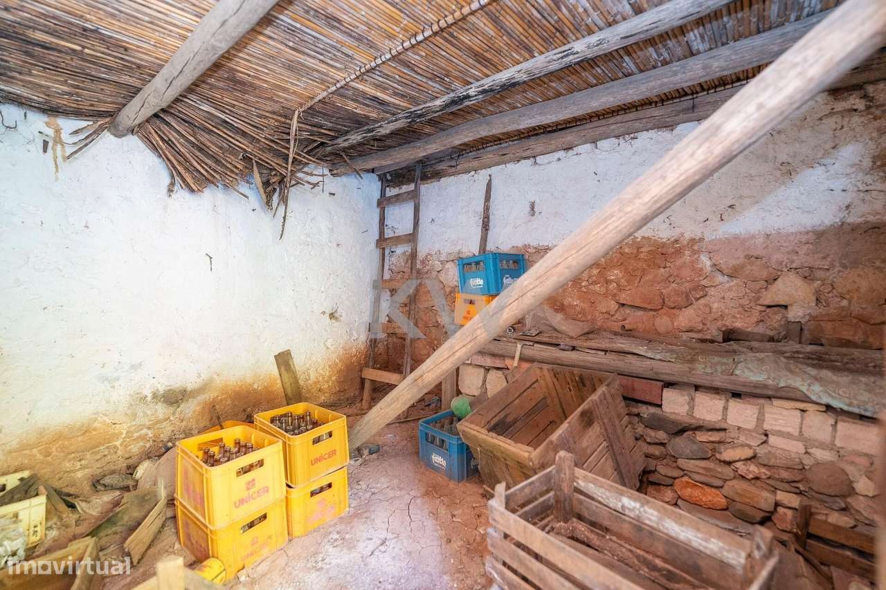 Moradia para recuperar com terreno de  25.000 m2 | Penedos Altos| Loul - Grande imagem: 4/57