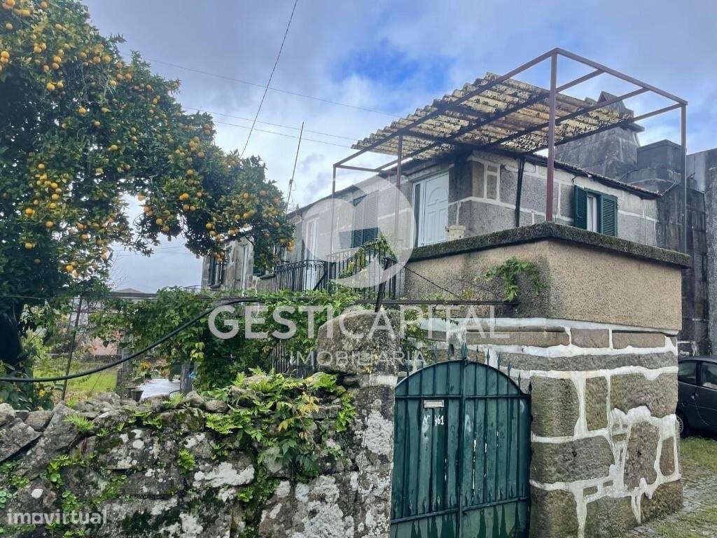 Moradia para recuperar com terreno em Vila Boa do Bispo, Marco de Cana-5