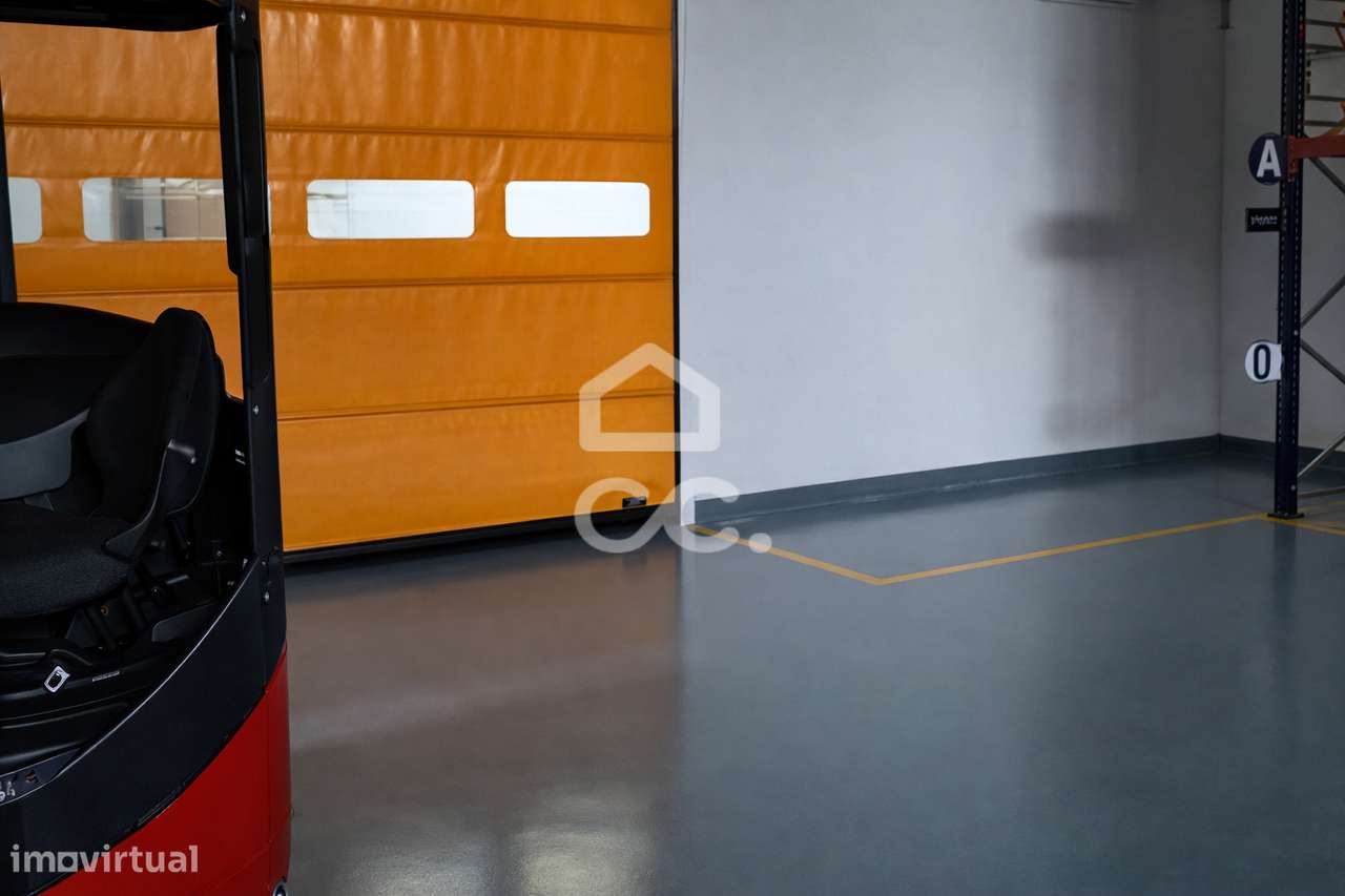 Armazém Renovado com Escritórios | Malveira - Grande imagem: 4/7