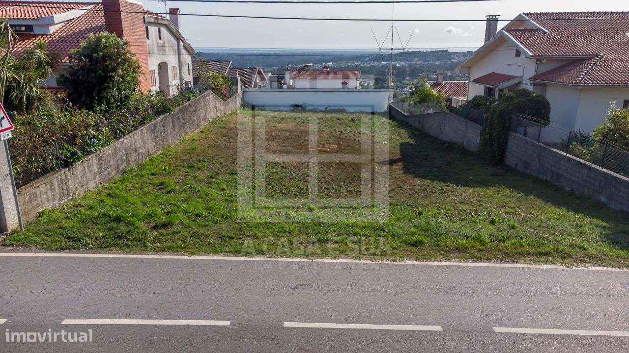 Terreno com 857 m2 para construção em Escapães - Grande imagem: 3/12