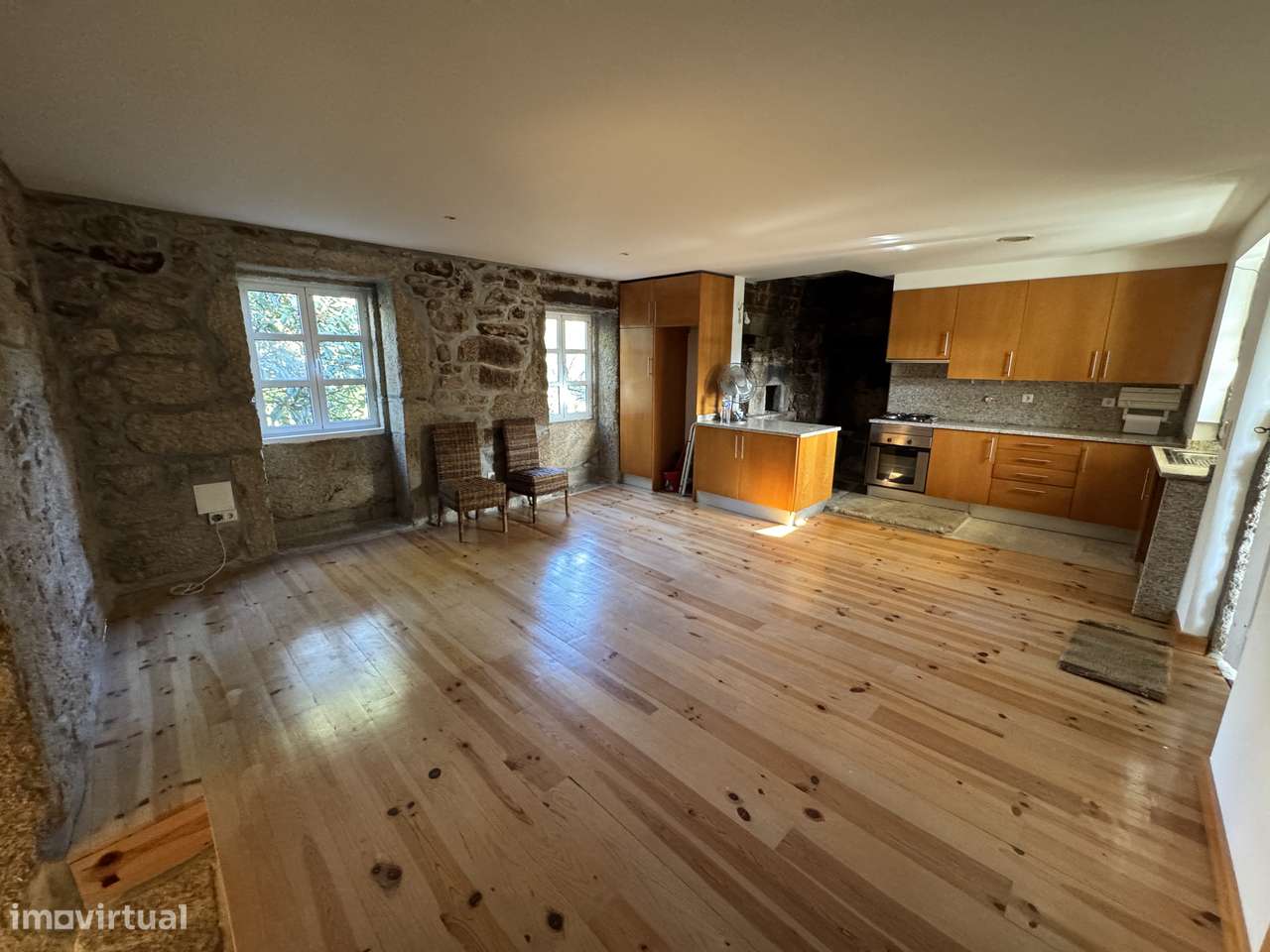 Moradia T4, em granito – Oliveira de Frades - Grande imagem: 5/57