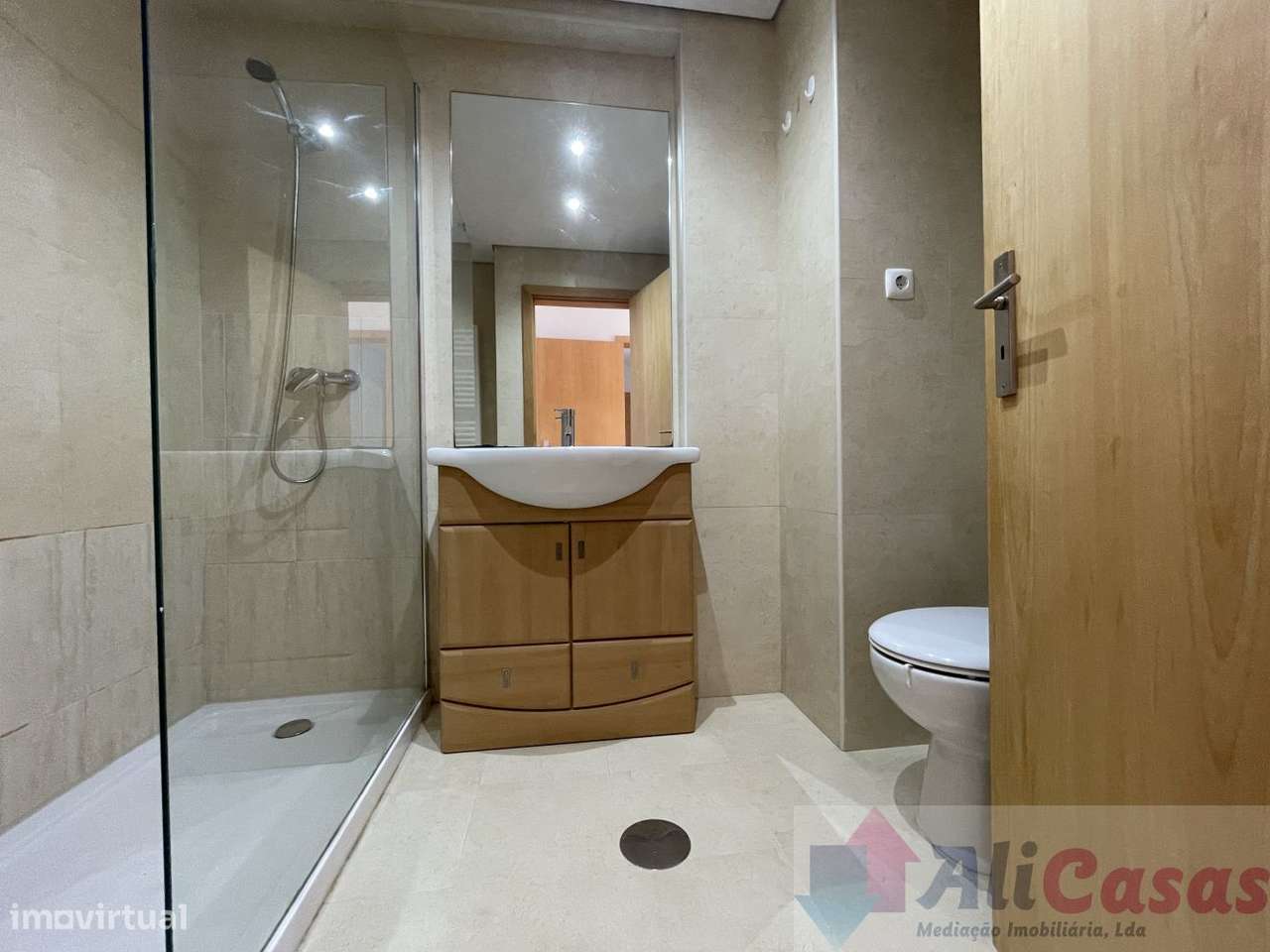 **Apartamento T2 para Venda na Avenida da República, Junto à Câmara-22