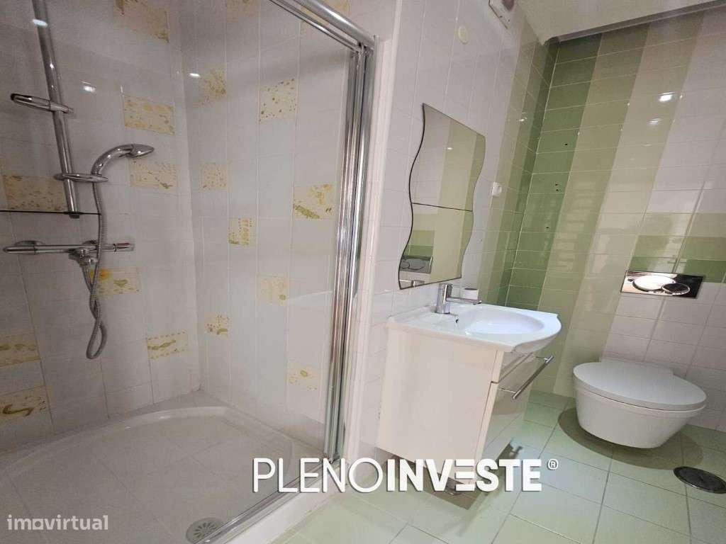 Apartamento T4 transformado em t3 na cova da piedade Almada-25