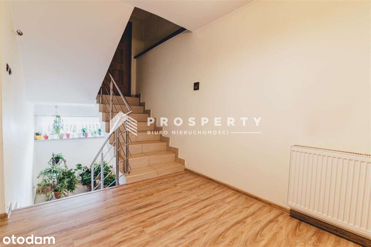 Funkcjonalny, piękny dom z ogrodem 328m2-13