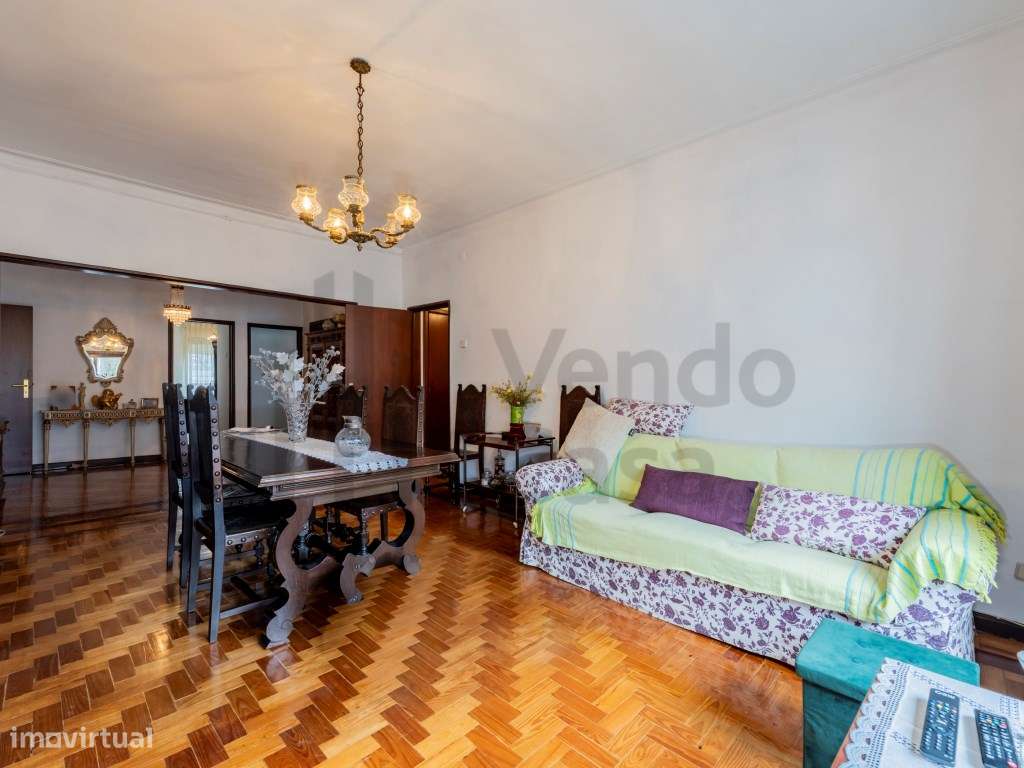 Vende-se T6+1 Braga À Av. Liberdade-16