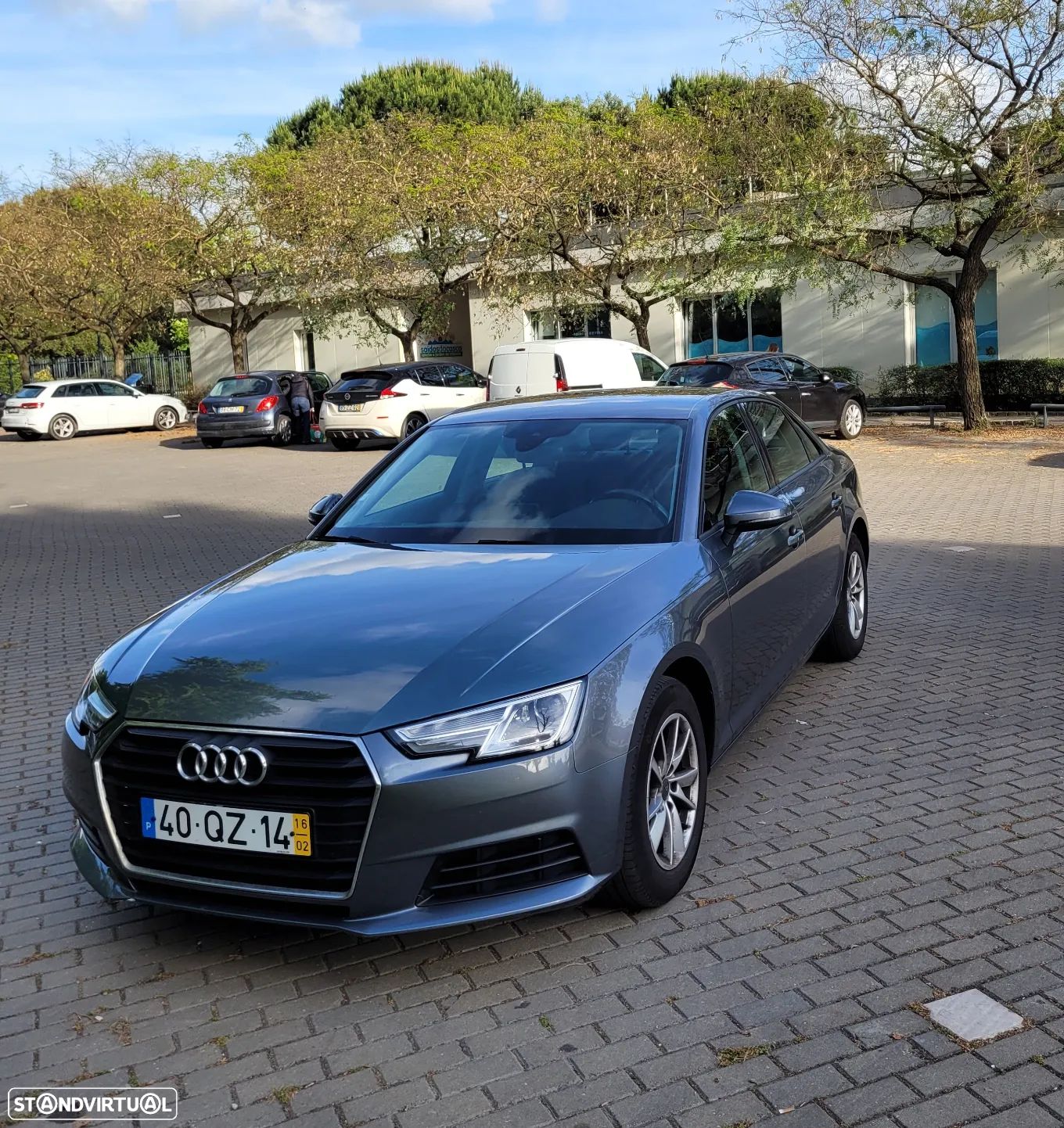 Audi A4 2.0 TDI Business Line - 1