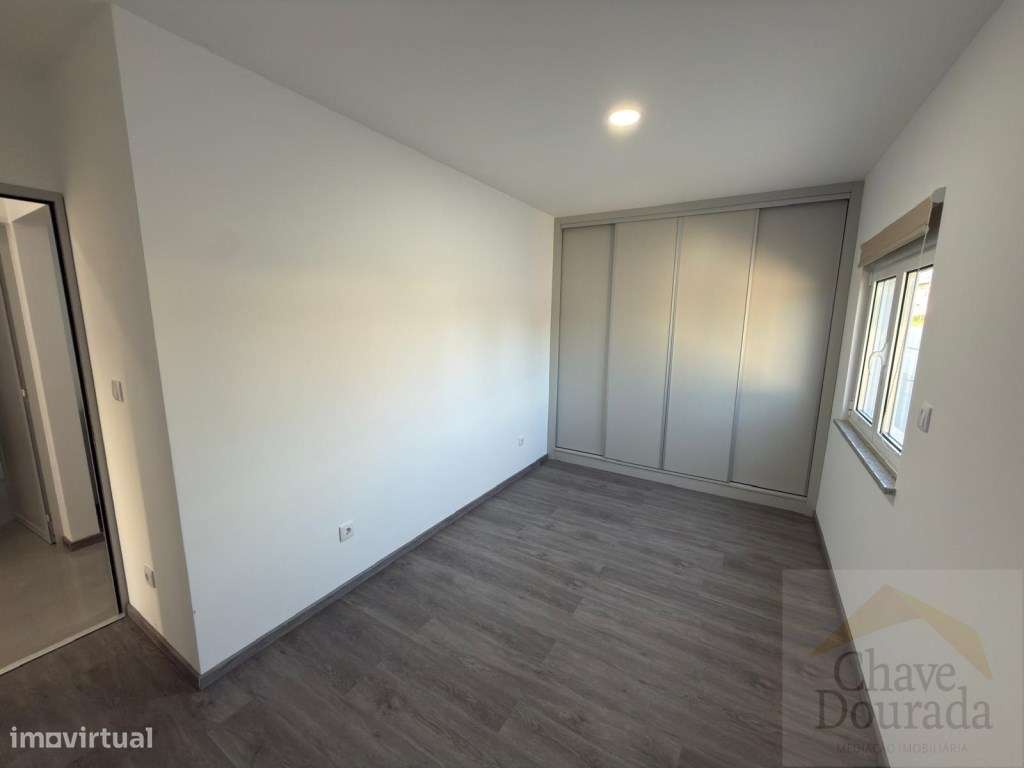 Moradia térrea T3 com garagem e quintal - Vila Nova de Poiares-13