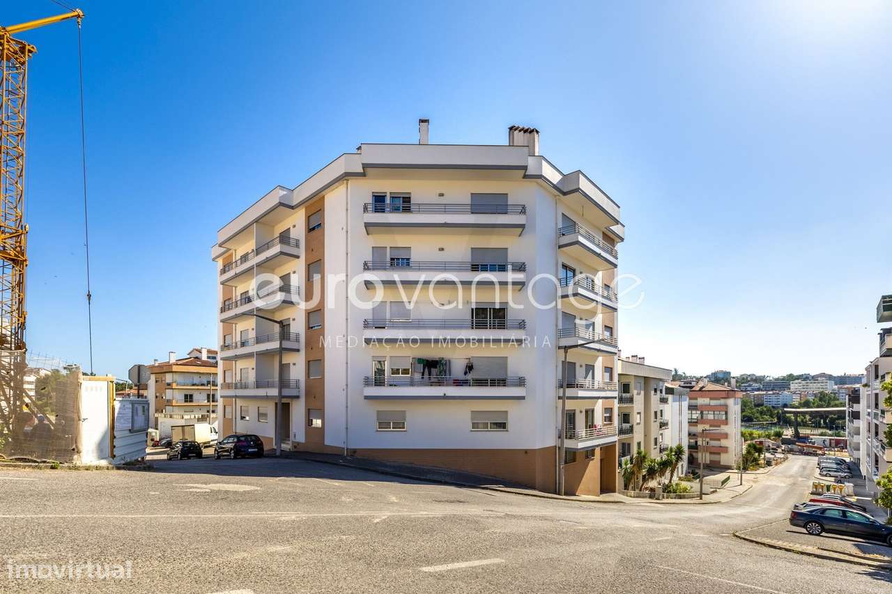 Apartamento T2 na Urbanização de São Romão-0