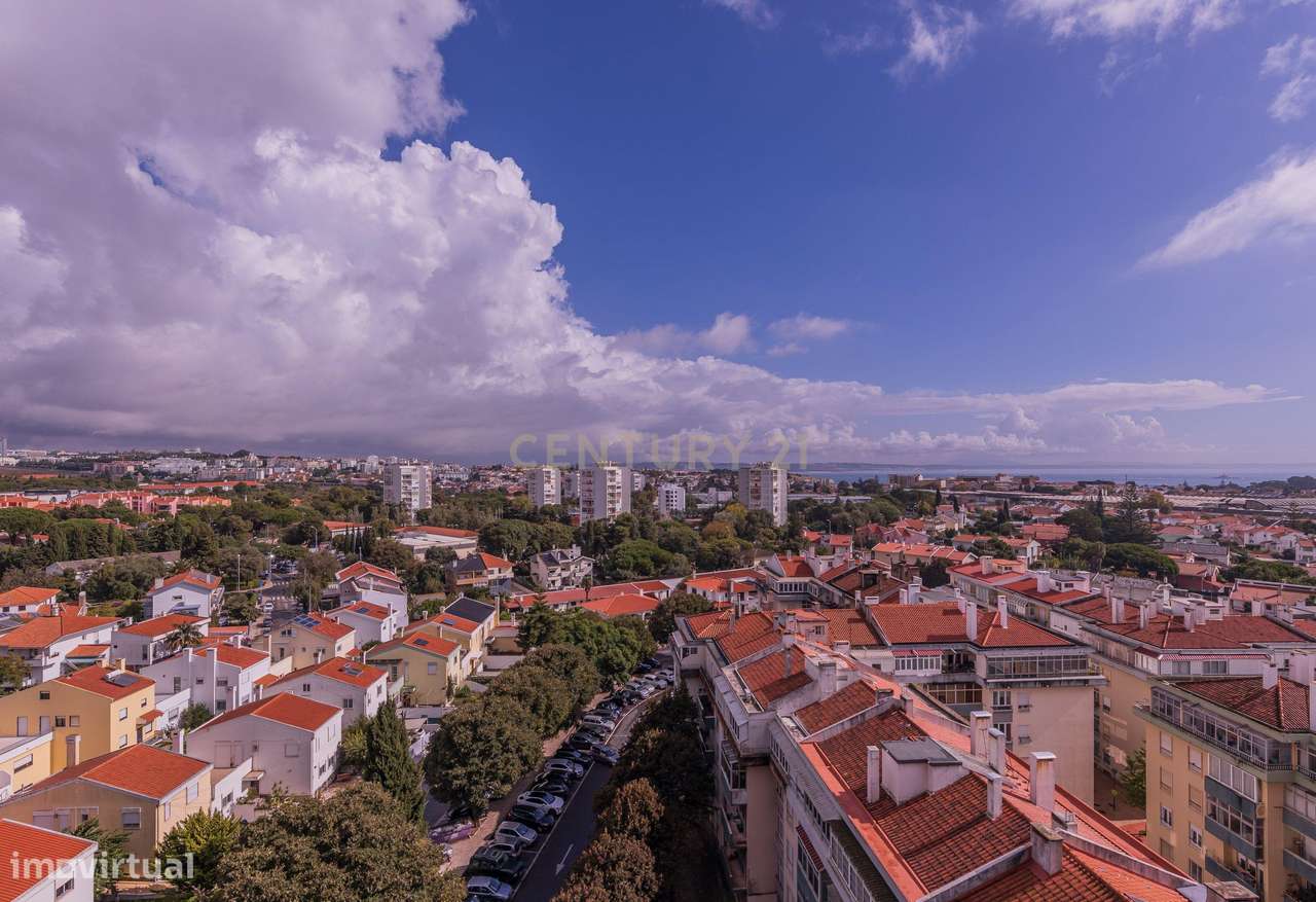 Venda/Cessão de Quinhão Hereditário composto por Apartamento T3 com Vi-23
