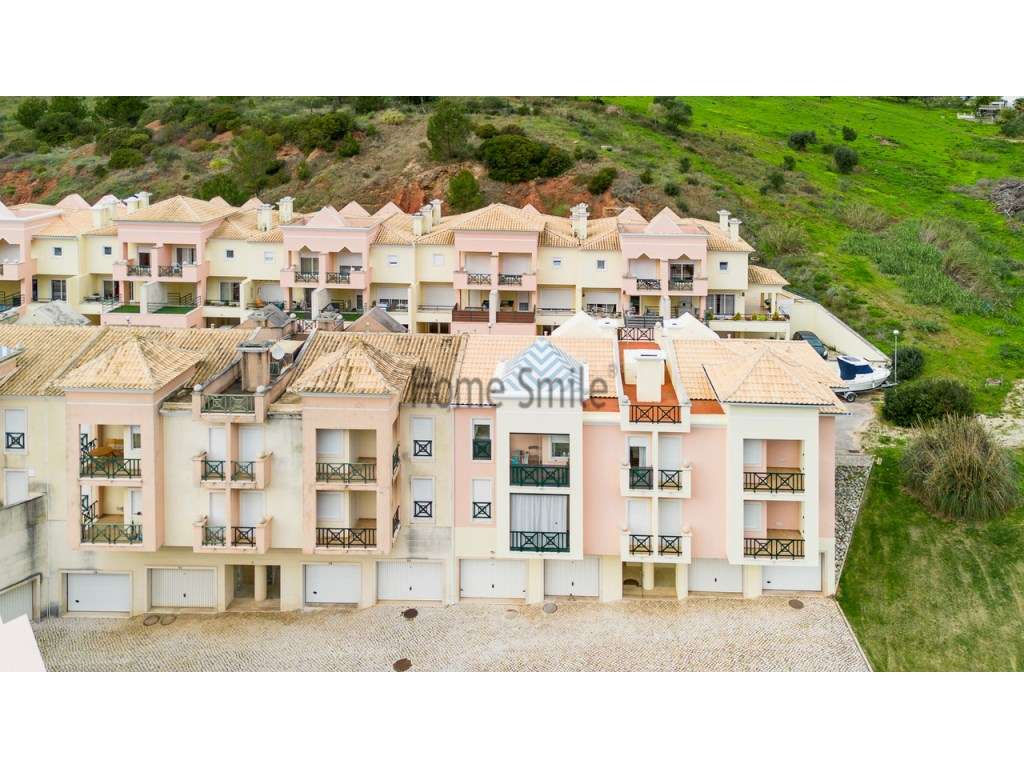 T2 . CONDOMÍNIO COM PISCINA. VISTA MAR. GARAGEM-23