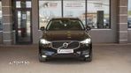 Volvo XC 60 B4 MHEV AWD Momentum Pro - 2