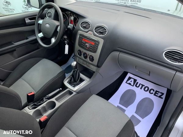 Ford Focus 1.6 - 22