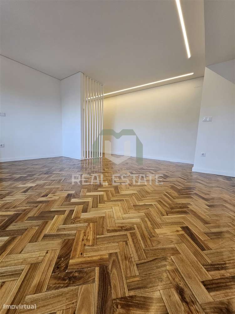 Apartamento T3+1 RENOVADO no centro do Porto - Grande imagem: 5/27