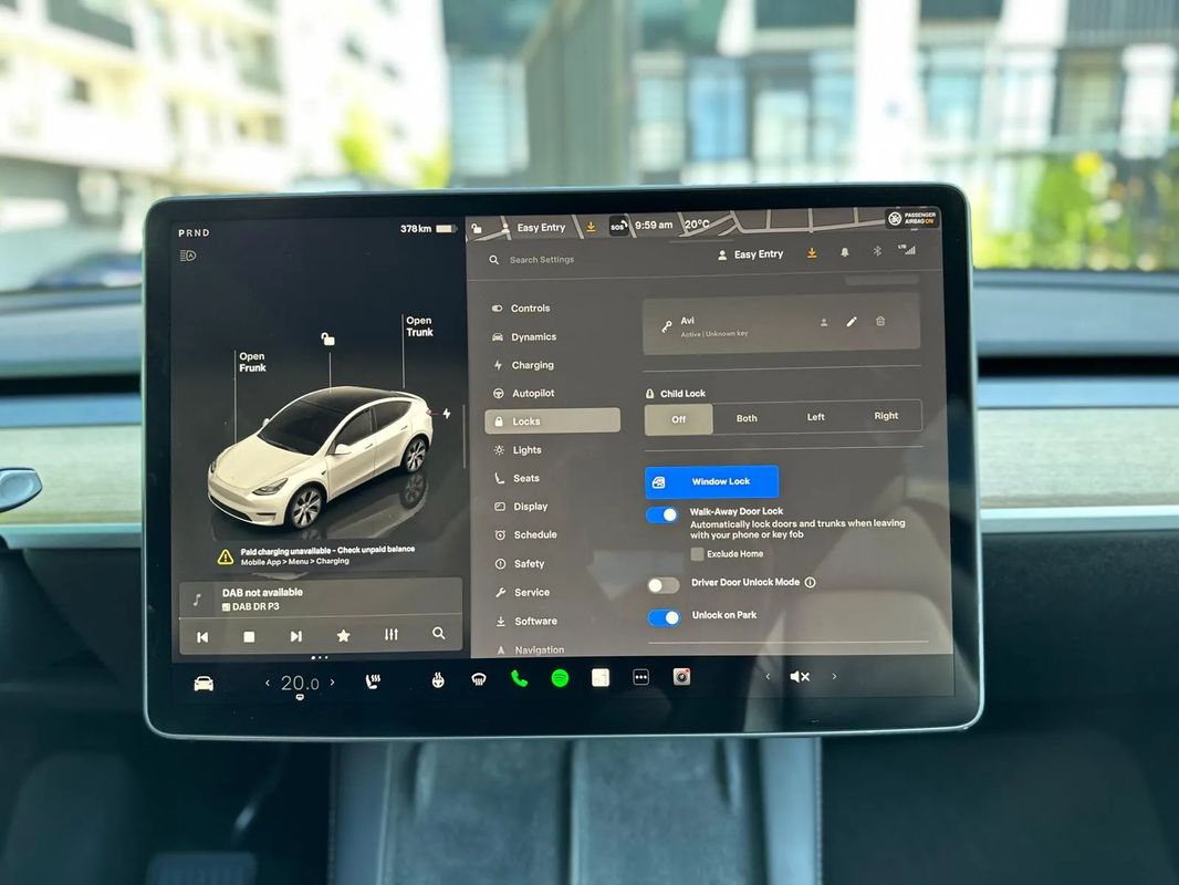 Tesla Model Y Long Range Dual Motor AWD - 27