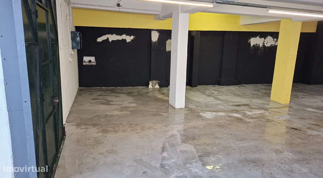 Armazém, 200 m², Seixal, Arrentela e Aldeia de Paio Pires - Grande imagem: 4/11