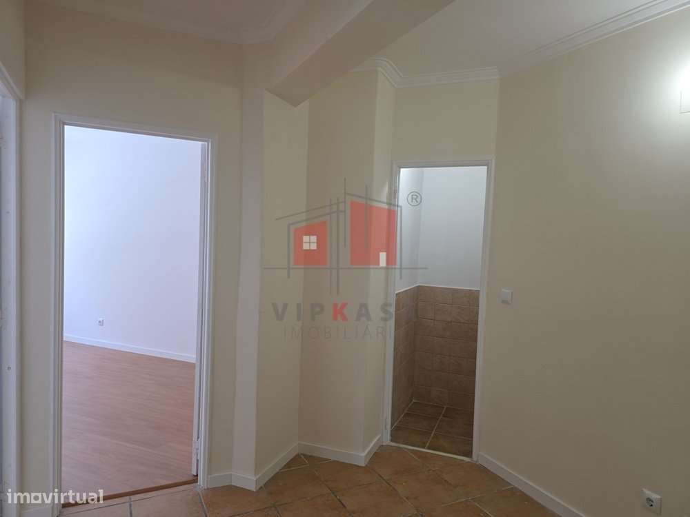 Apartamento T3 na Tapada da Mercês-5