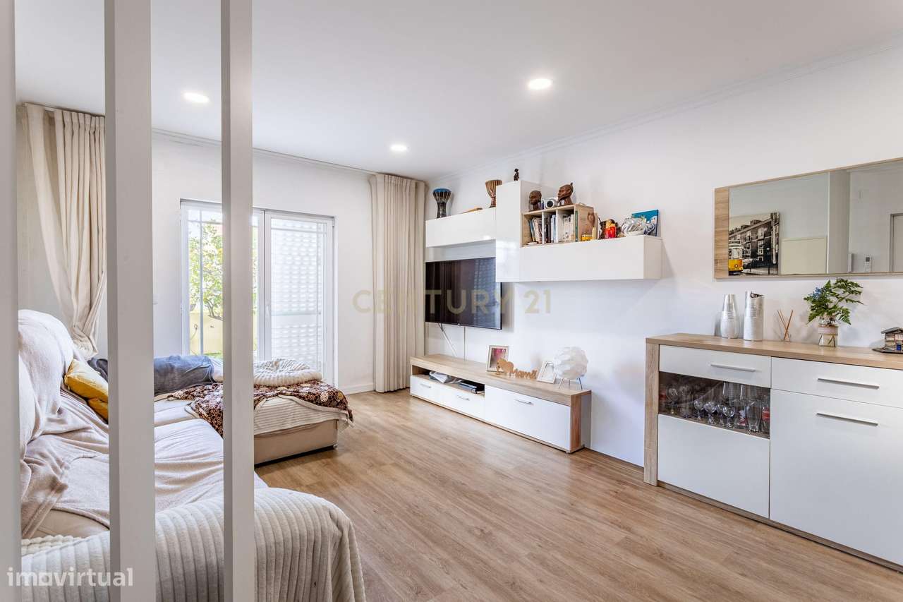 Moradia T4 remodelada na Quinta do Conde - Grande imagem: 5/26