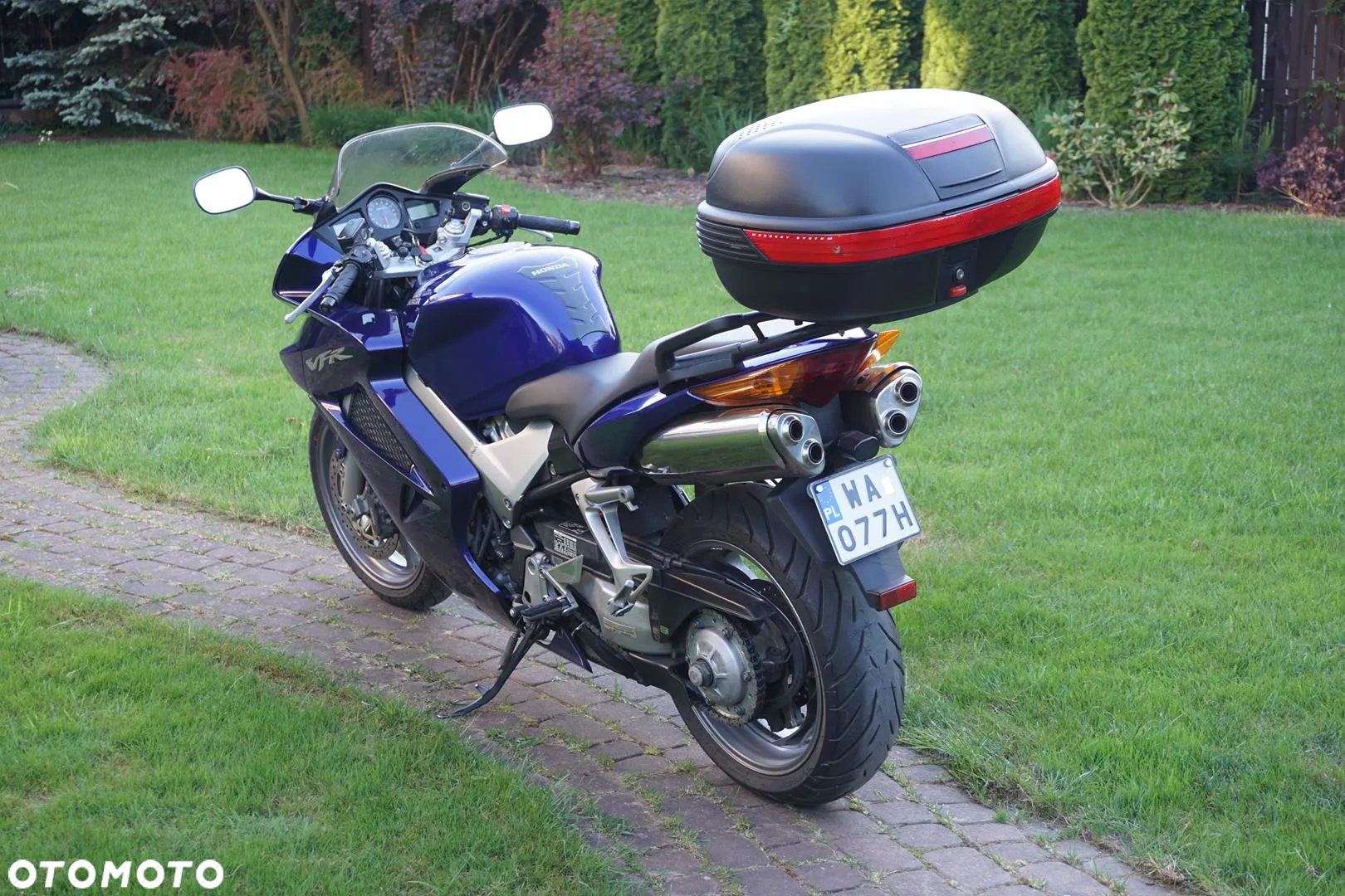 Honda VFR - 4